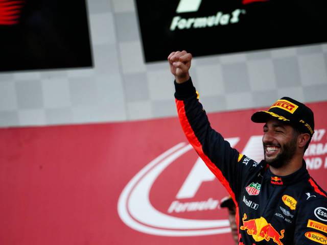Daniel Ricciardo győzött a bakui káoszfutamon!