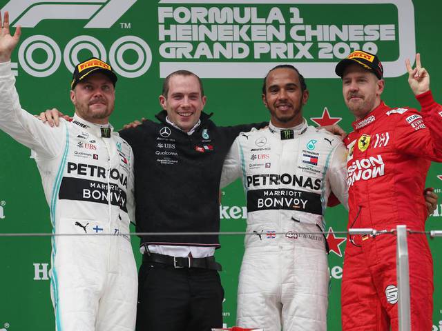 Lewis Hamilton győzött az "Ezredfordulón"