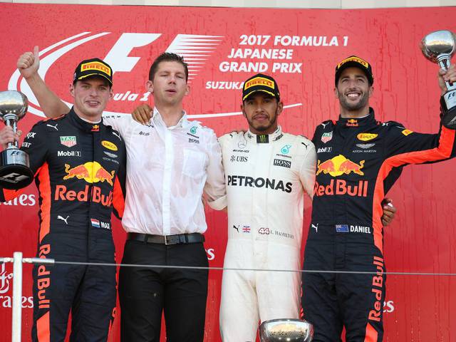 Lewis Hamilton győzött, egy futamra az újabb világbajnoki címtől