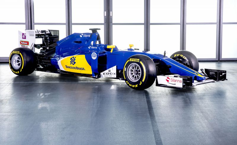 sauber_c35_launch4.jpg