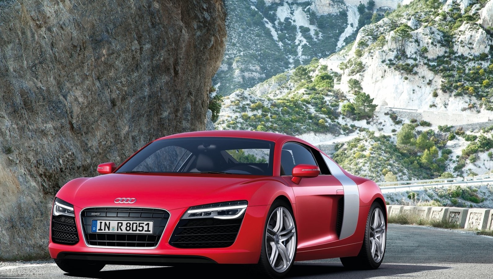 0_audi-r8_2013_1600x1200_wallpaper_03.jpg