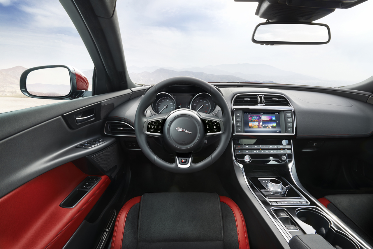 2016-jaguar-xe-01-1 - Copy.jpg