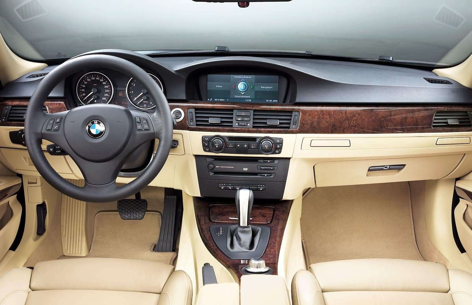 3_bmw-330i_2006_1600x1200_wallpaper_17.jpg