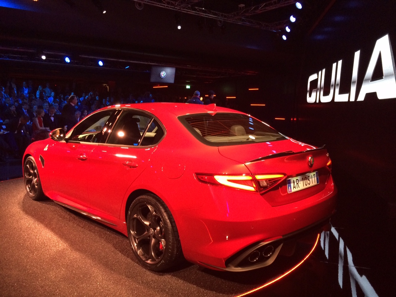 alfa-romeo-giulia-arriere.jpg