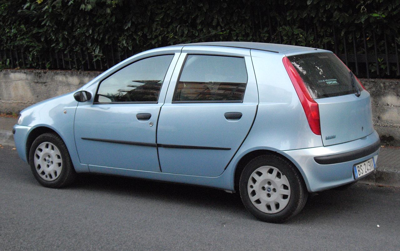 1280px-fiat_punto_mk2_rear.JPG