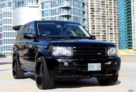 blacked_out_rover_by_shinetrue-d4sltaf.jpg