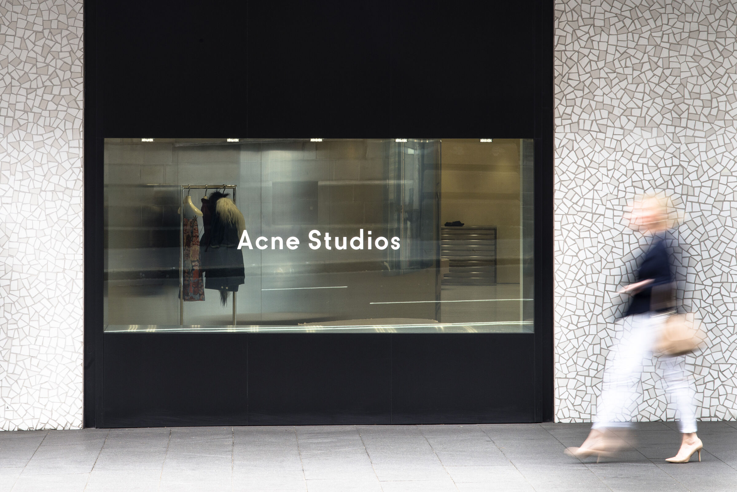 h-e-architects-acne-studios-shops-archello_1662465784_4606.jpg