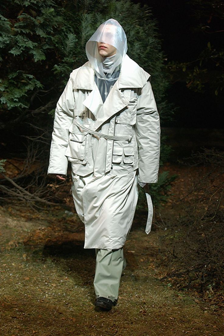 raf_simons_fall_2002_menswear_fashion_show.jpg