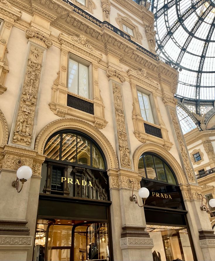 milan_prada_shop.jpg