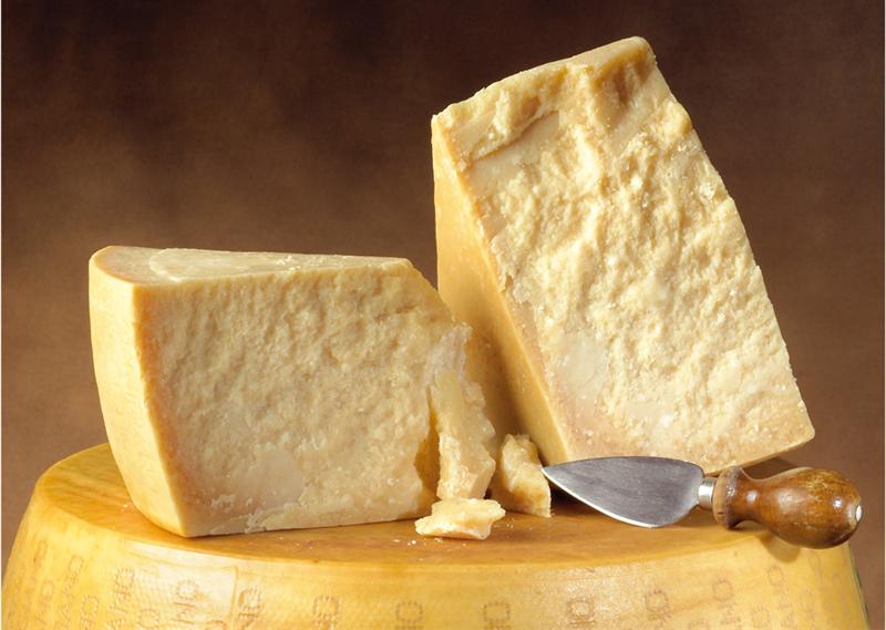 parmigiano_forma_e_trancio.jpg