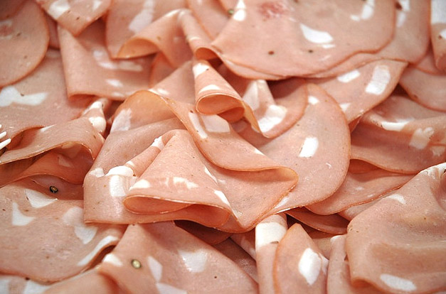 Bologna_Mortadella_6.jpg