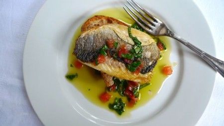 branzino-salsa-cruda-pomodoro-basilico.jpg