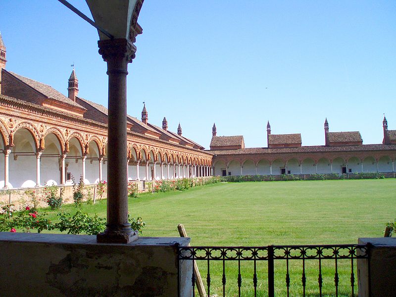800px-Certosa_di_Pavia,_Grand_Cloister,_view_from_north_side.jpg