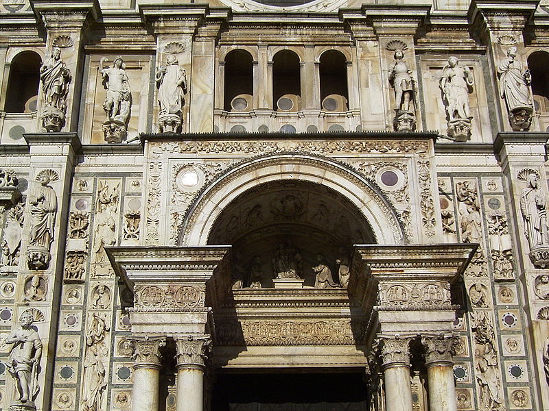 800px-Certosa_di_Pavia_-_portal.JPG