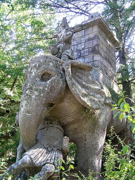 450px-Bomarzo_parco_mostri_elefante.jpg