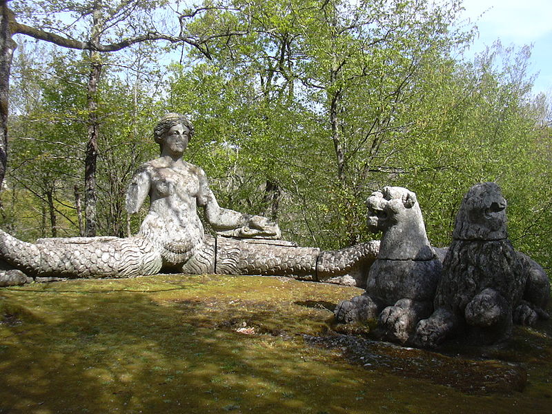 800px-Bomarzo_Park_Sirene.JPG