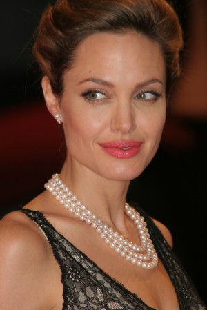 Angelina_Jolie_12.jpg