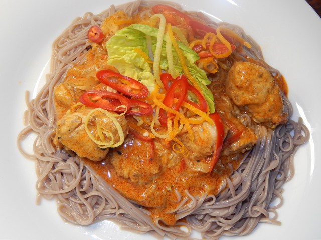 Csirke Curry , Soba tésztával