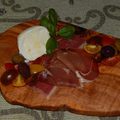 Prosciutto di Parma,Crudo,Mozzarella di bufola e pomodore tricolore.........