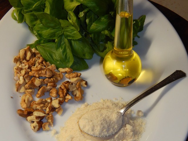 Diós pesto