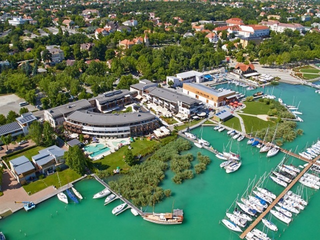 ZSANNA HOTEL BLOGJA: Borban az igazság