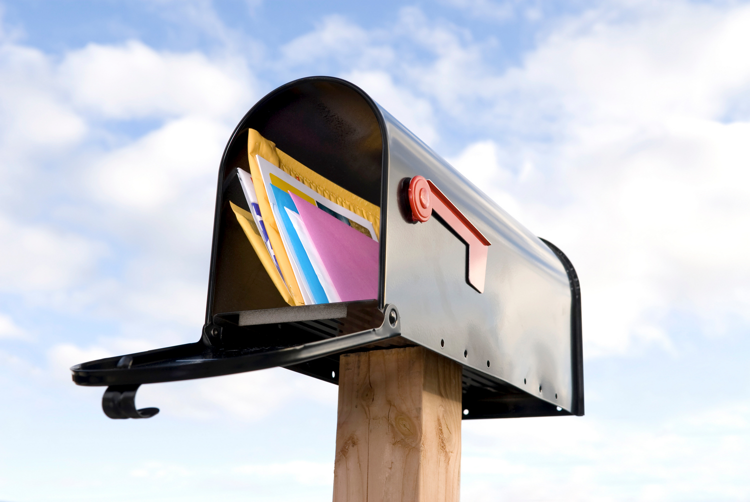mailbox-and-mail-xf2bwsc.jpg