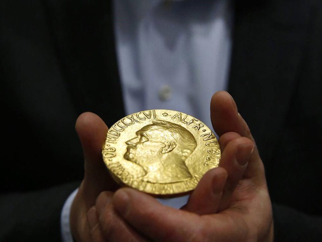 Újabb OFF: Hogyan nyerhetünk el irodalmi Nobel-díjat?