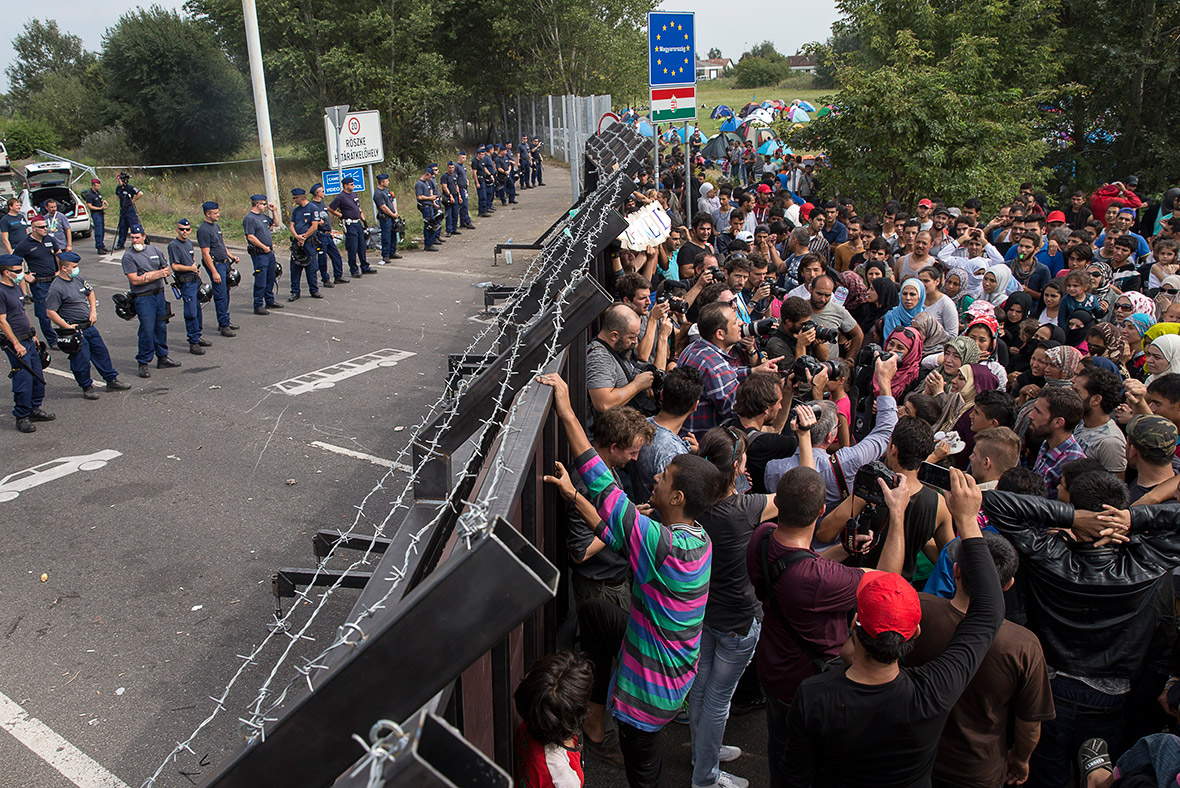migrants-refugees-hungary-border-horgos.jpg