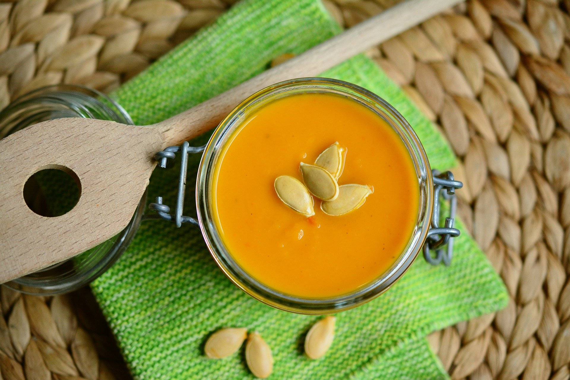 pumpkin-soup-2972858_1920.jpg