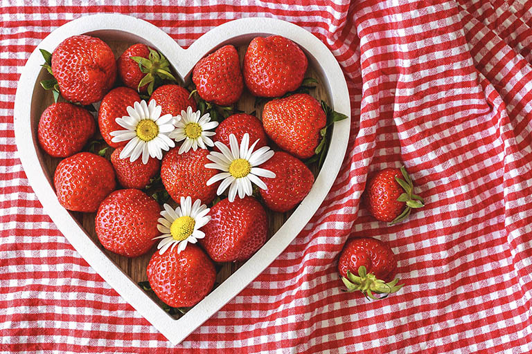 strawberries-5210753_1920.jpg