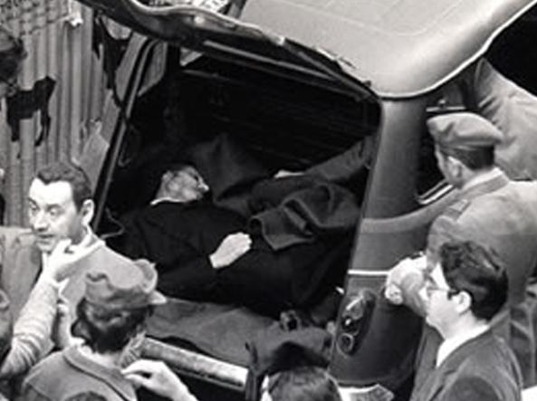 ritrovamentodialdomoro-kwe-u430101055760571jqg-593x443_corriere-web-sezioni.jpg