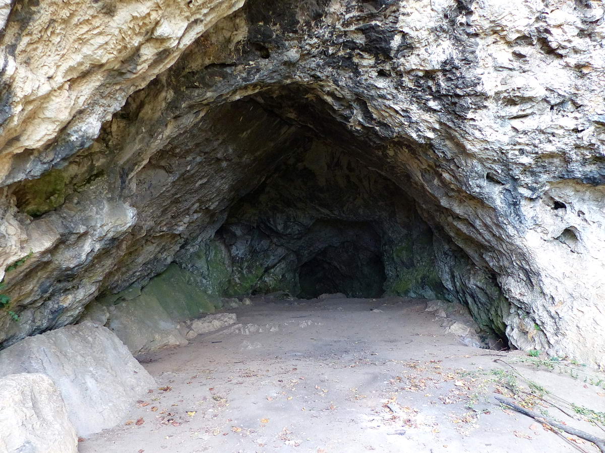 A Legény-barlang bejárata