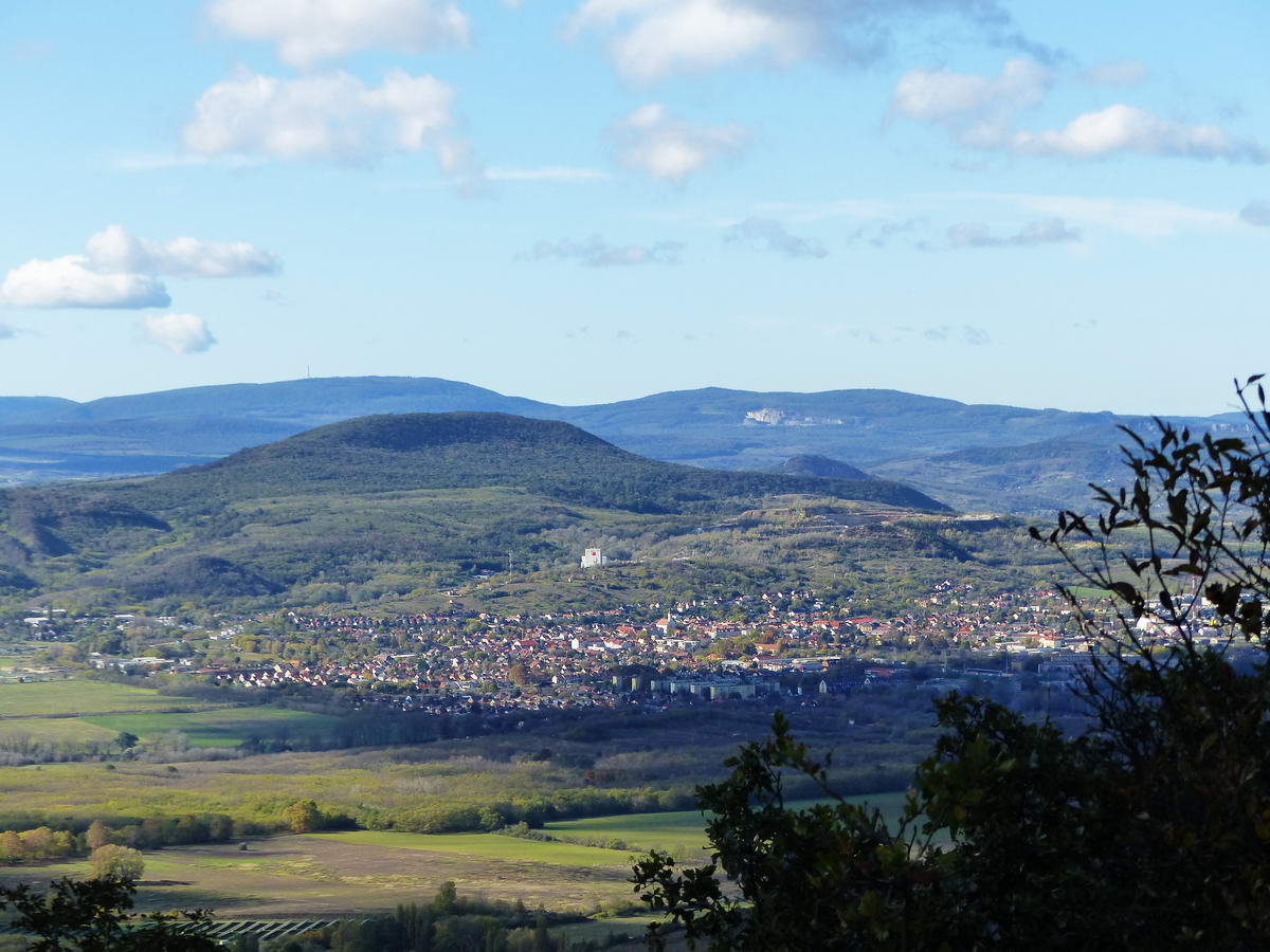 Kilátás a sziklákról Dorog és a Gete felé