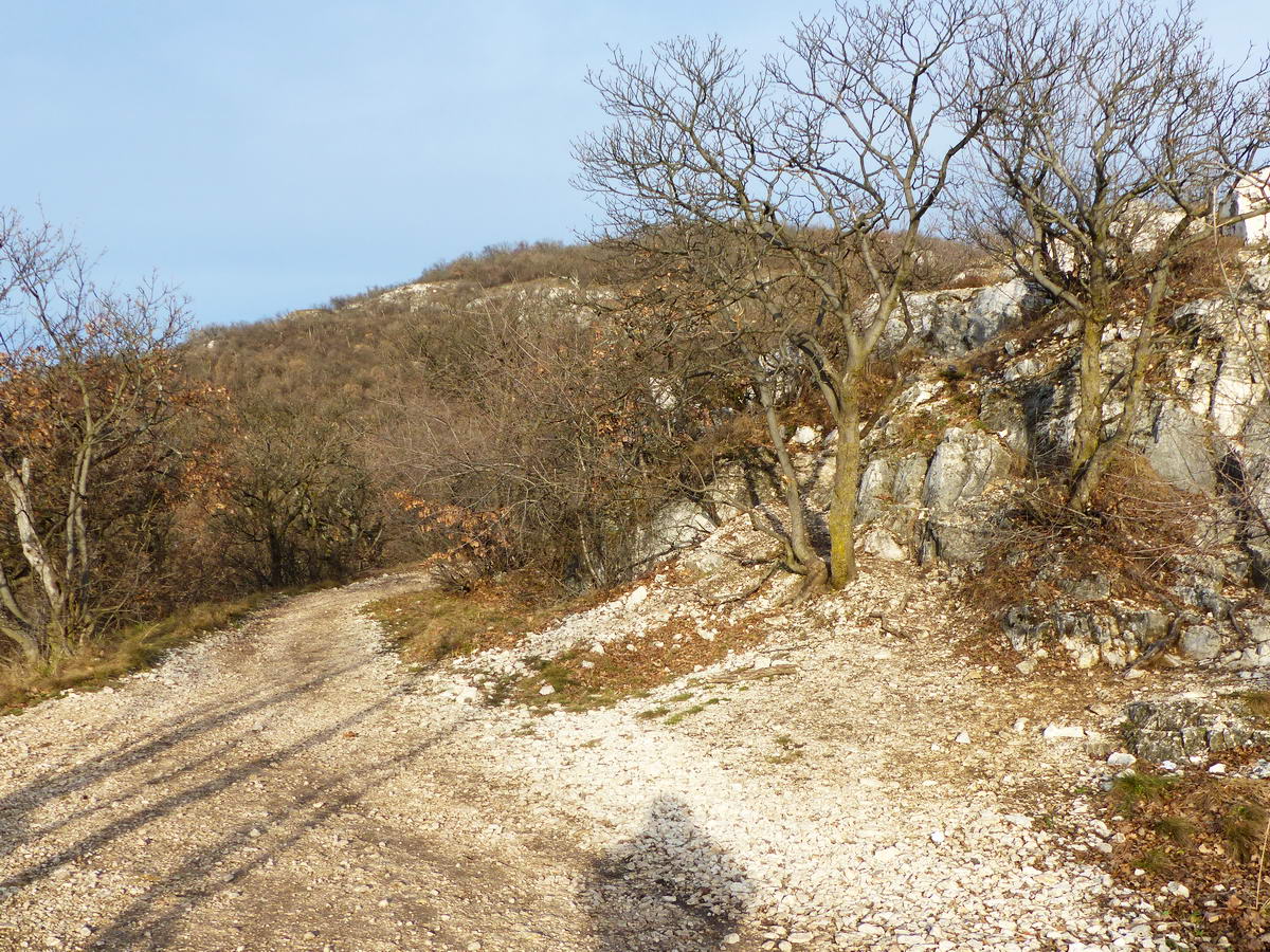 Indulok tovább a Panoráma úton a még távoli csúcs felé