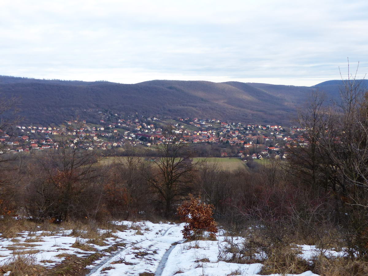 ...és jóval magasabbról, amikor a jelzetlen keréknyomokon ballagtam