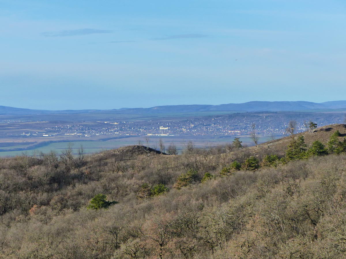 A Zsámbéki-medence panorámája