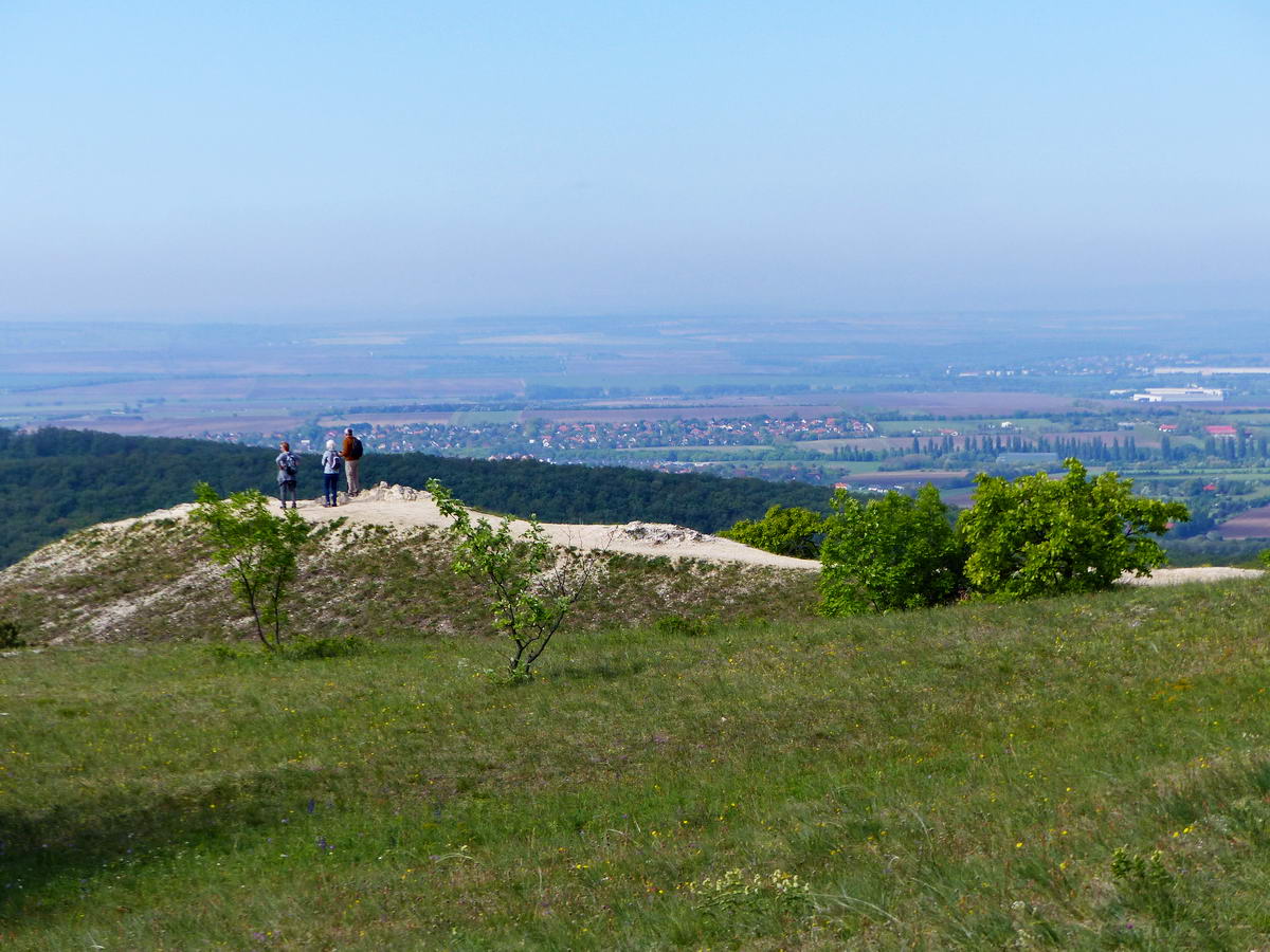 Most is állnak kilátópont szikláján