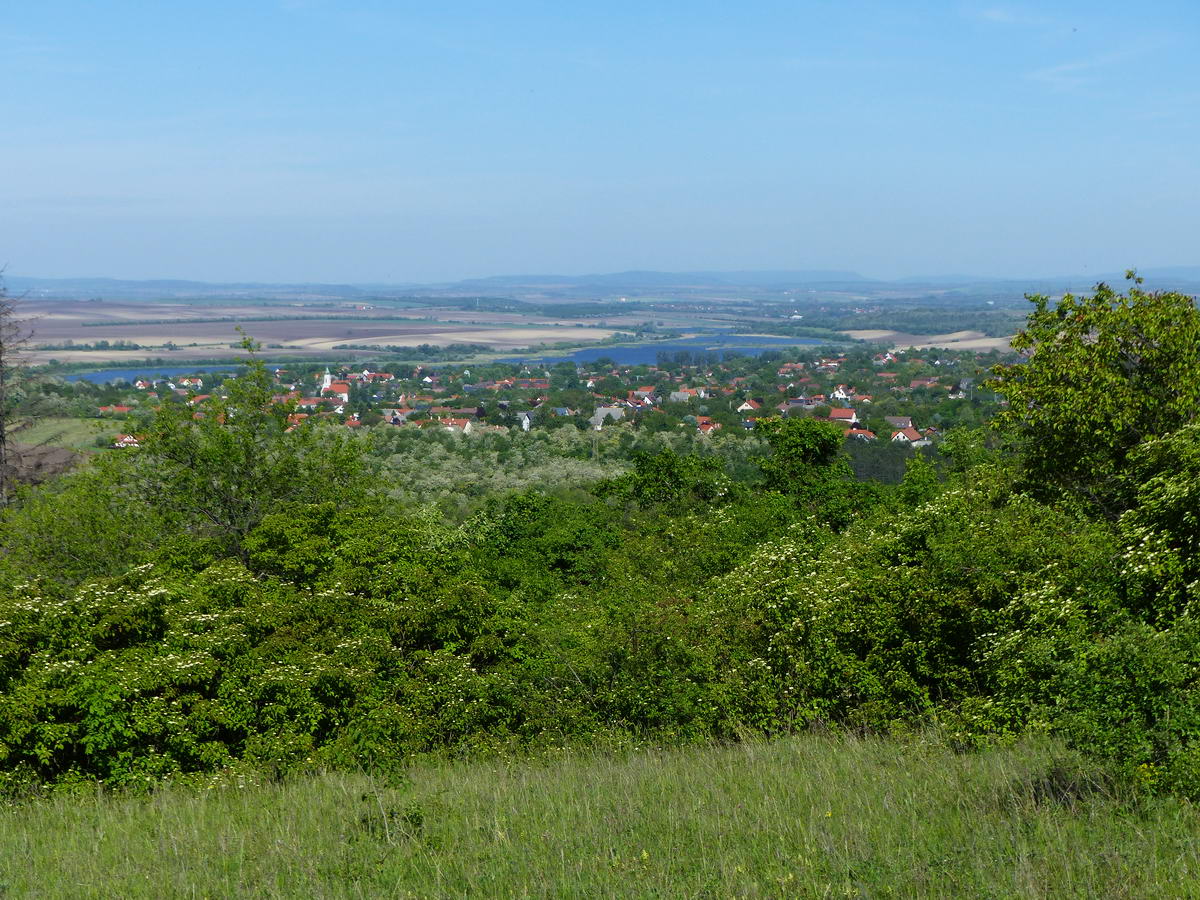 Az első kilátás az Iharos oldalából