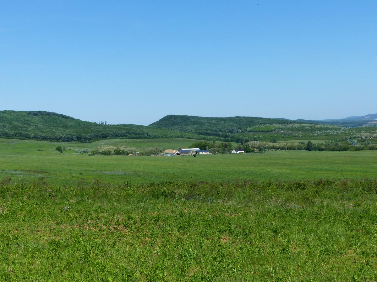 ...és észak felé, vissza az Iharosra és a Kő-hegyre