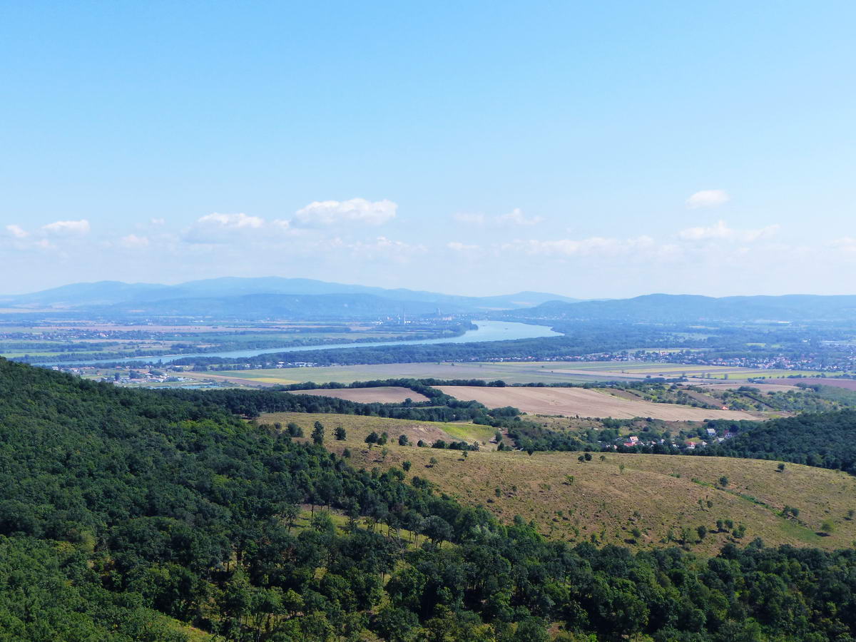 Innen már szépen látszik Esztergom is