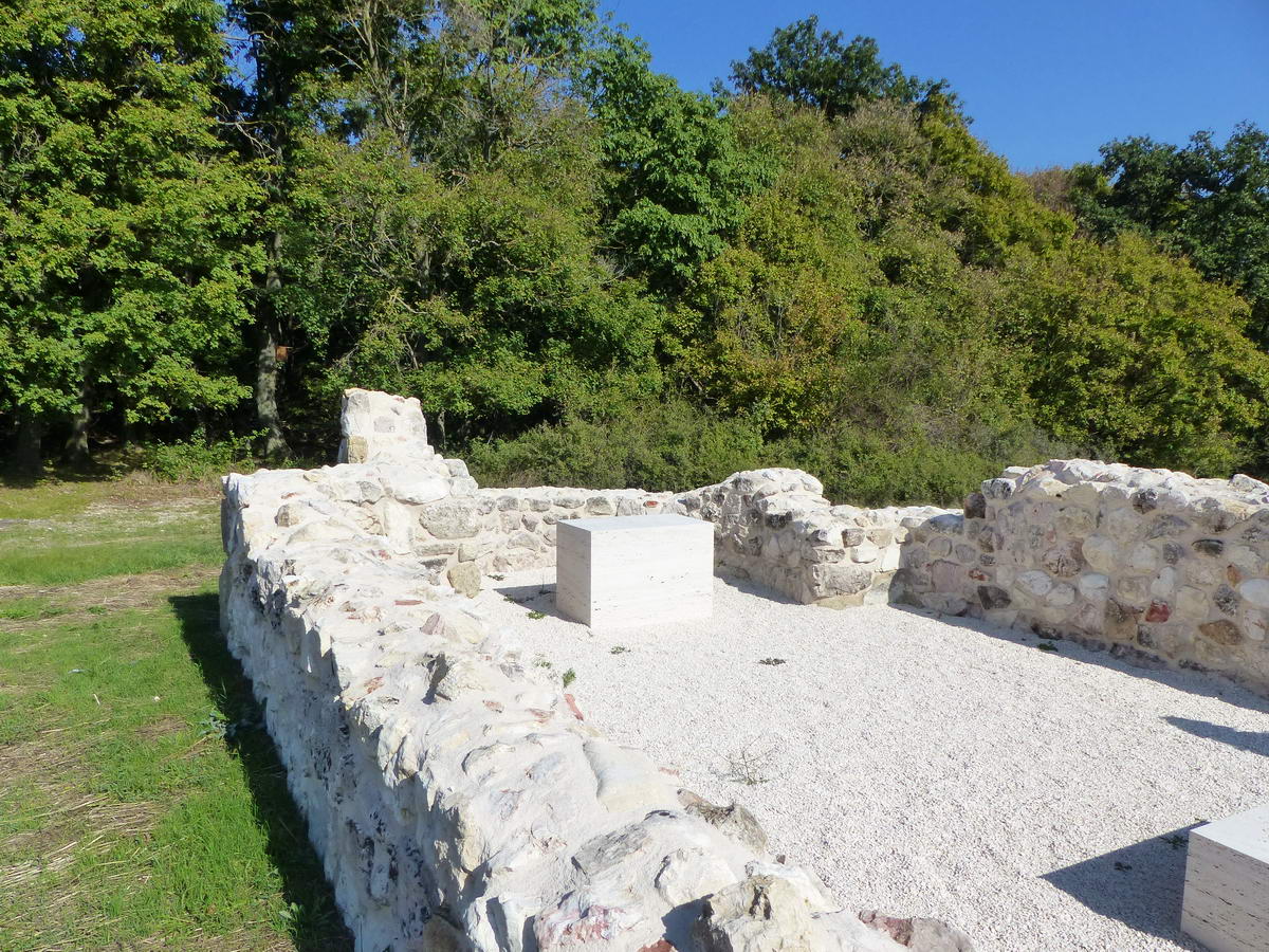 Csákányosegyháza templomának romjai 2.