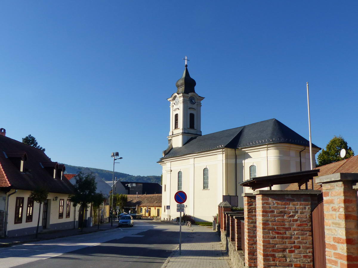 Ezen az őszi pénteken szinte kihalt volt a városka