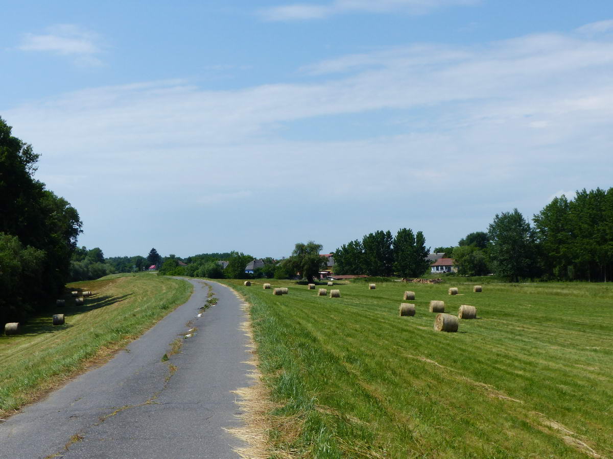 Azért néha kanyarok is voltak a gátban