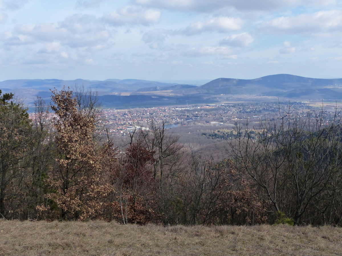 Letekintés Solymárra és a Slötyire