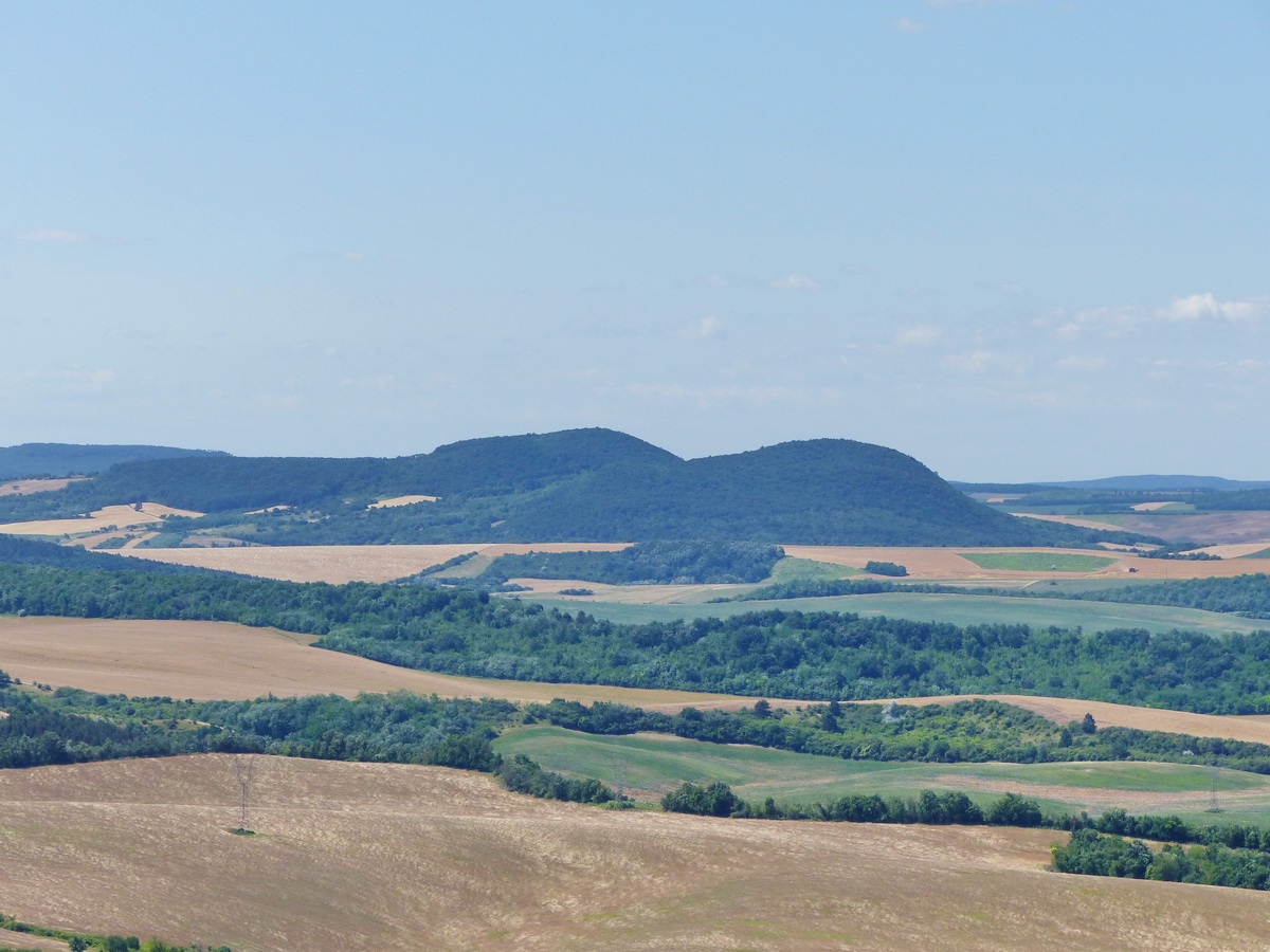 Kilátás a Bajnai Ő-hegyre és Nagy-Őr-hegyre