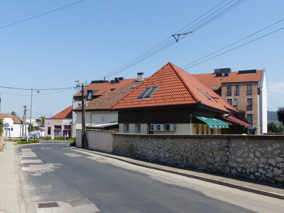 Elsorjáztam a Miklós Söröző épülete mögött is. Ide később még visszatértem.
