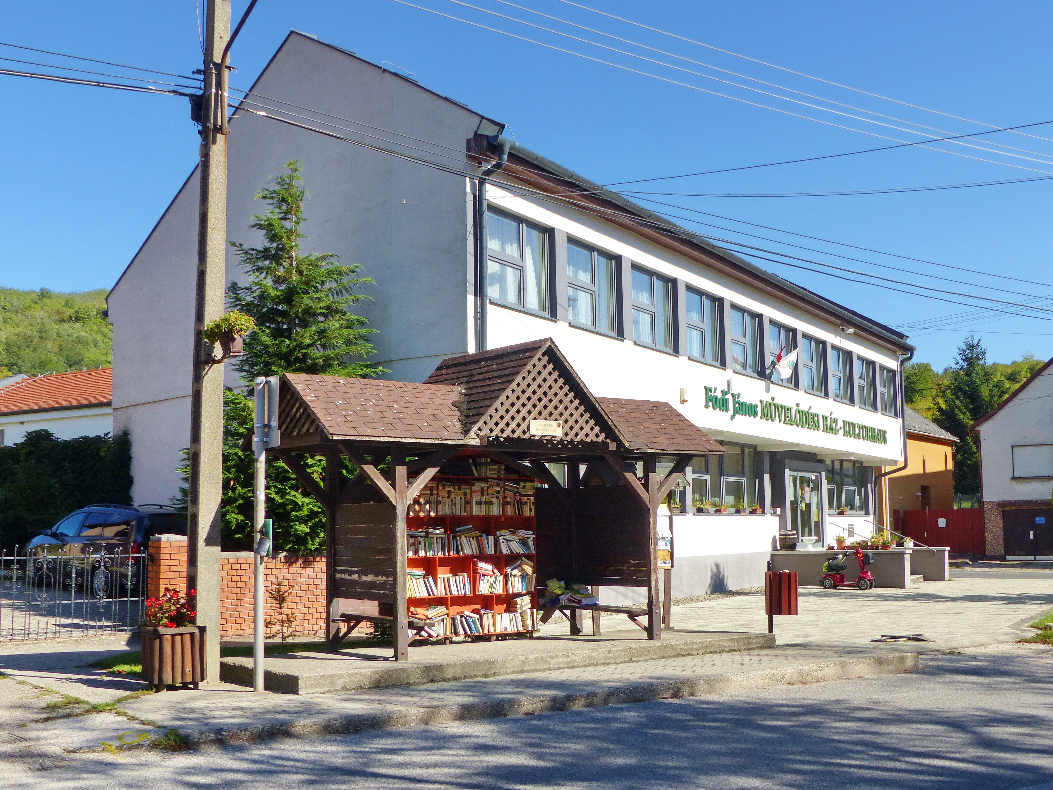 Csolnoki könyvmegálló