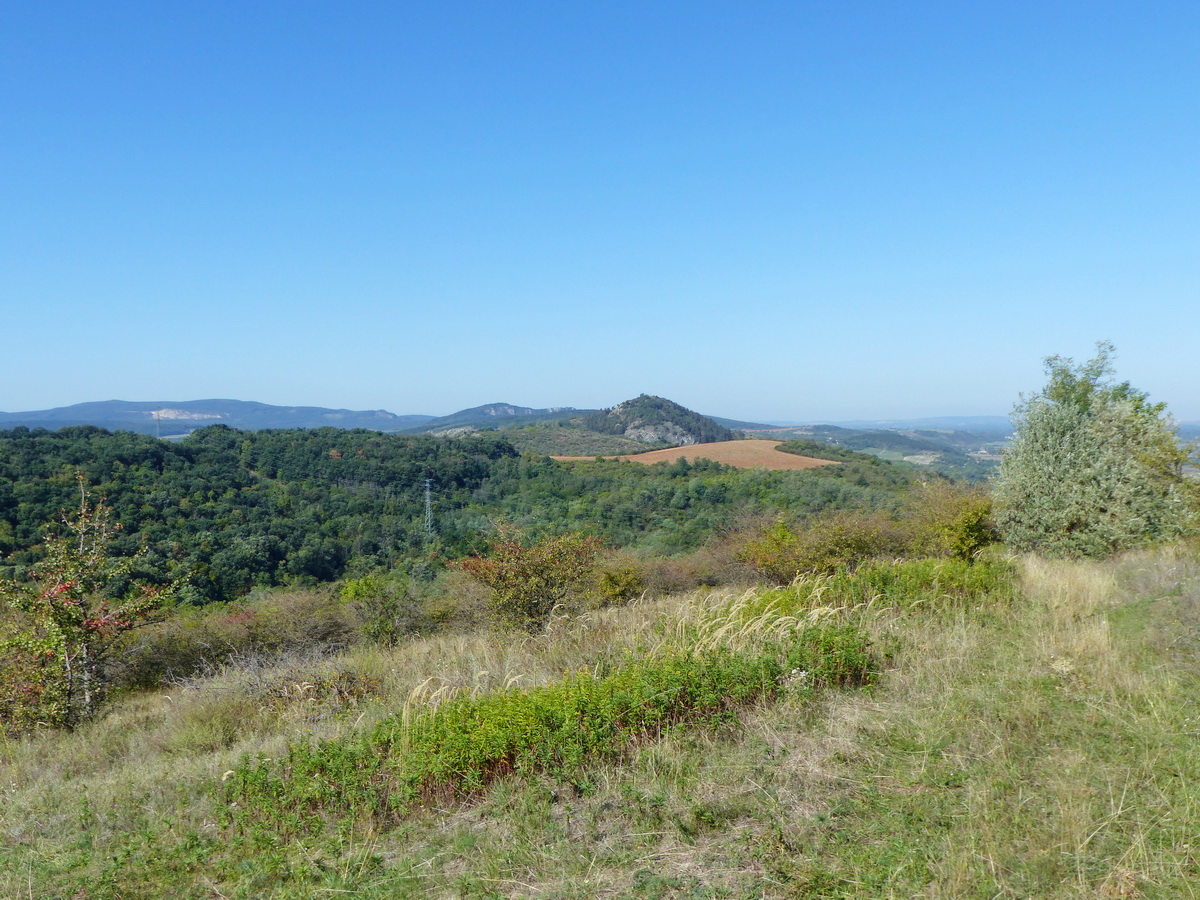 Feltűnt előttem a Hegyes-kő orma