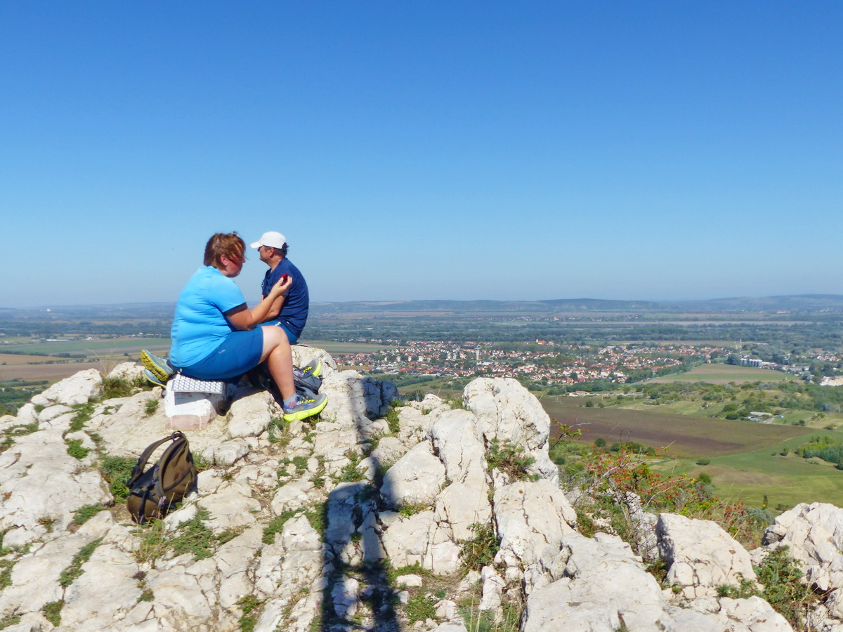 Fenn a Hegyes-kő ormán