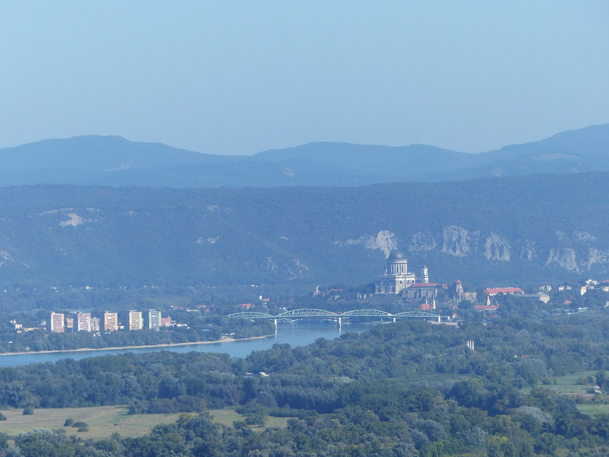 Az Esztergomi Bazilika a fényképezőgép legnagyobb zoomjával fényképezve